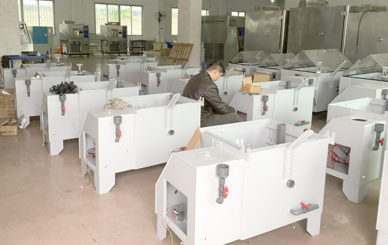 正航儀器鹽霧復合試驗箱大量成品存放區(qū)